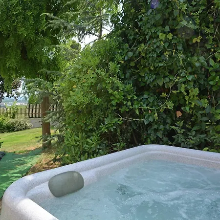 Villa Spacious Retreat In *