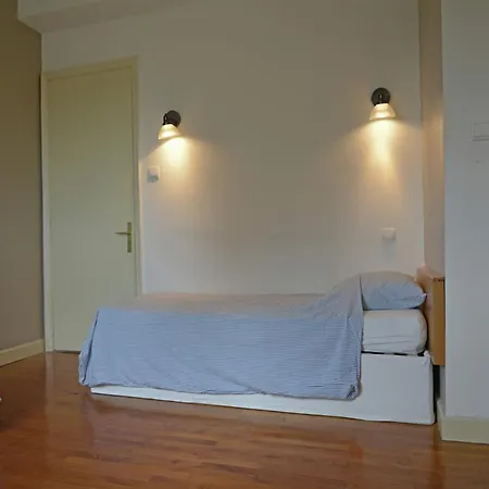 Spacious Retreat In Vila Carcassonne