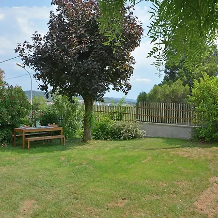 Villa Spacious Retreat In *