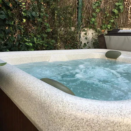 Villa Spacious Retreat In