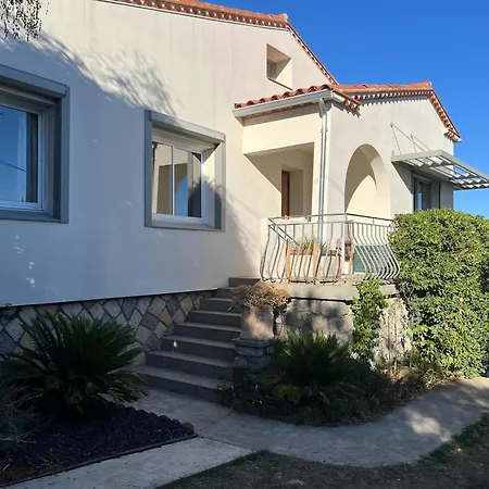 Apartmán Apartment With Panoramic View, Swimming Pool And Spa