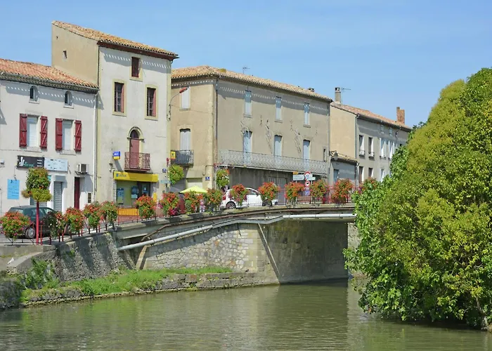 Spacious Retreat In Βίλα Καρκασόν